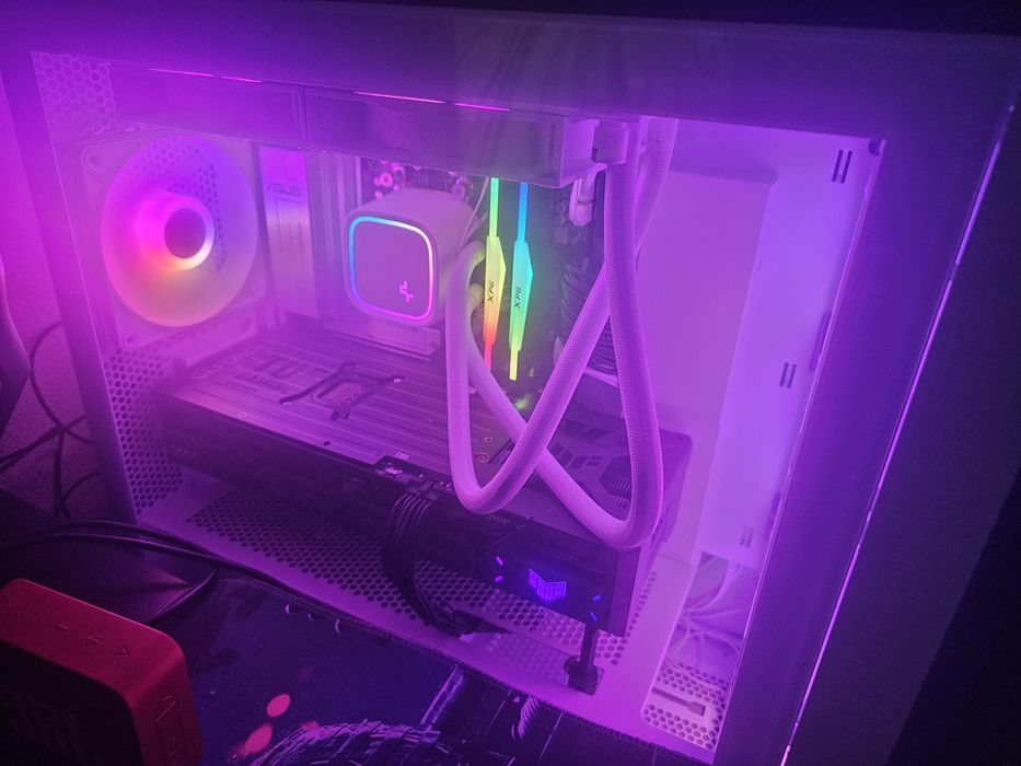 Vendo pc gaming ryzen 7 9800x3d grafica rtx5070 ti asus  garantia2anos