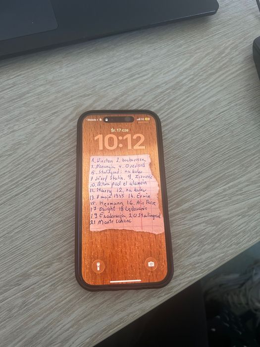 Telefon IPhone 16