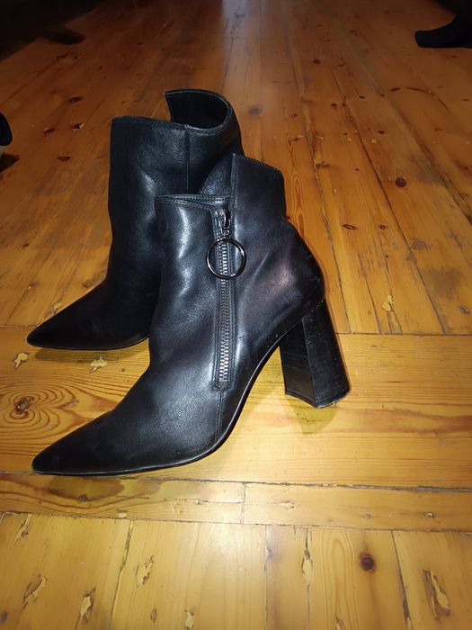 Жіночі туфлі Attizare.