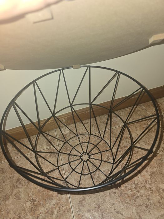 Mesa de apoio com arrumação