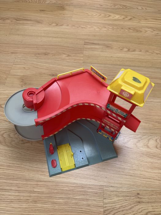 Brinquedo garagem e pista 3 pisos