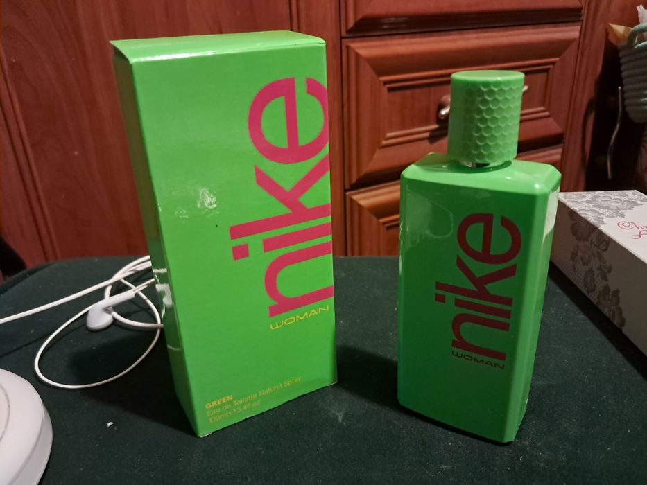 Nike green women