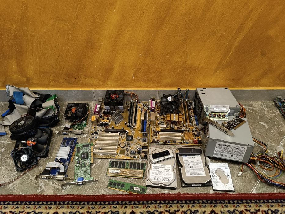 Продам компютерні запчастини, (2 робочіх пк)