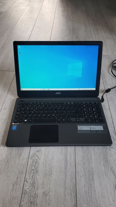 Acer Aspire  E1 series. E1-572