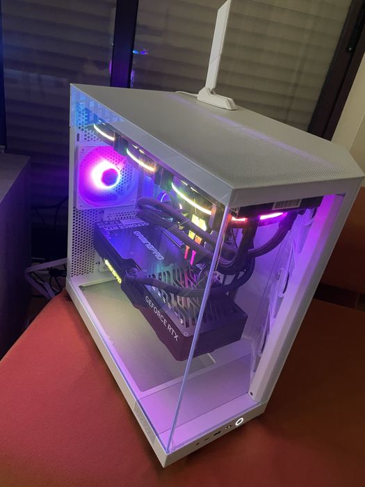 PC Gaming Topo de Gama | Ryzen 7 9800X3D | RTX 5080 | 64GB DDR5 CL30 | Como Novo