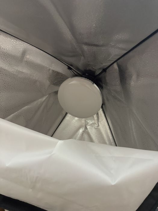 Студійне світло, софтбокс із сотами, лампа 150w,пульт і стійка