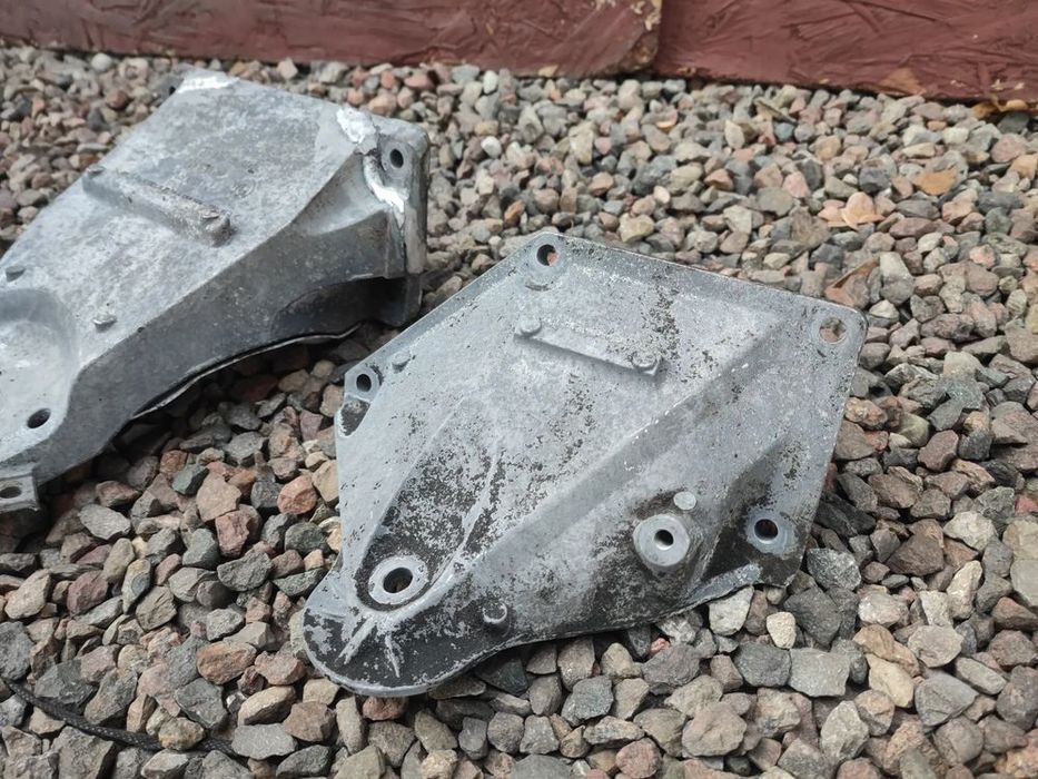 bmw e60 / e61 oryginalne łapy silnika / łapa zawieszenia lewa / praw