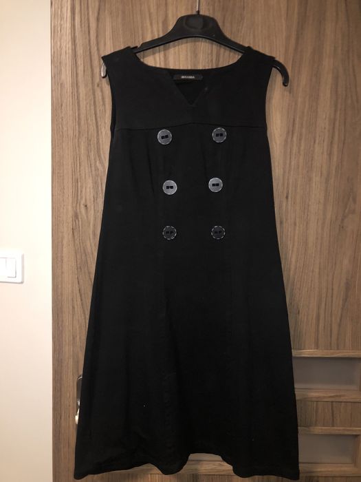 Elegancka princeska z guzikami