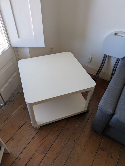Ikea Timgby mesa, branca, 64x64 cm com rodas