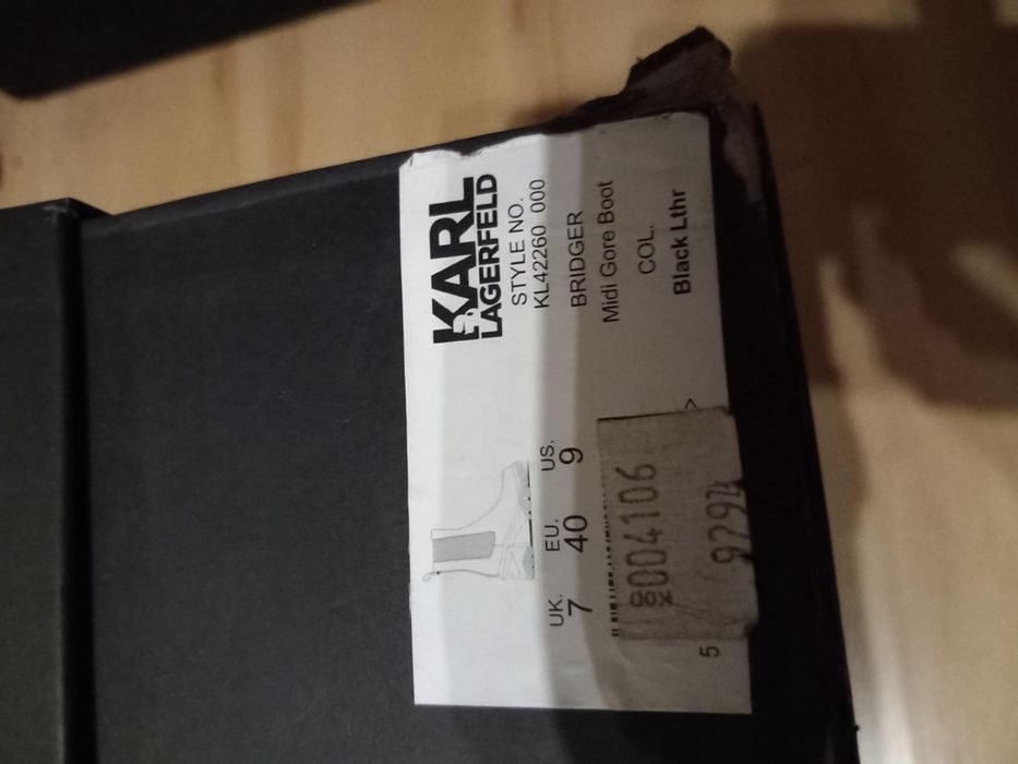 Karl Lagerfeld – Bridger Midi Gore Boot
Rozmiar: 40