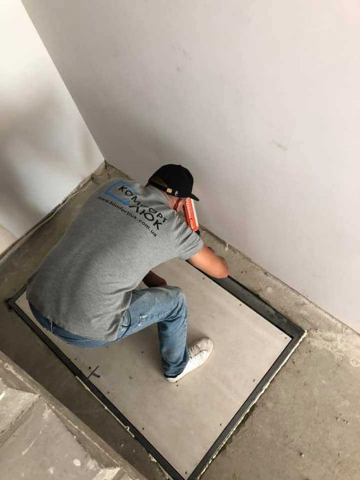 Напольный ревизионный люк невидимка в подвал и погреб от производителя