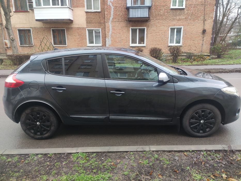 Renault Megane III хетчбек 2010 р. 1.5 DCI (110 к.с.) /MT (6 ст)