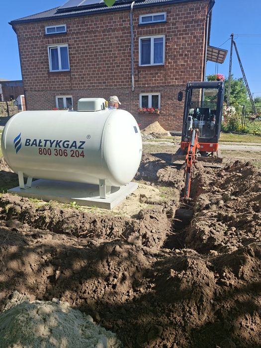 Usługi minikoparką i koparkoladowarką