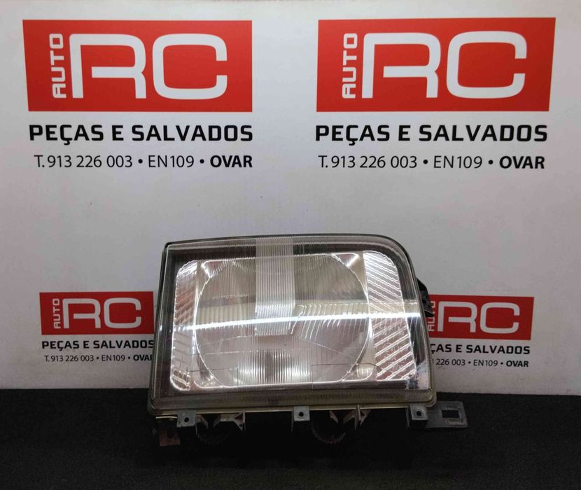 Ótica / Farol Direito - NISSAN CABSTAR