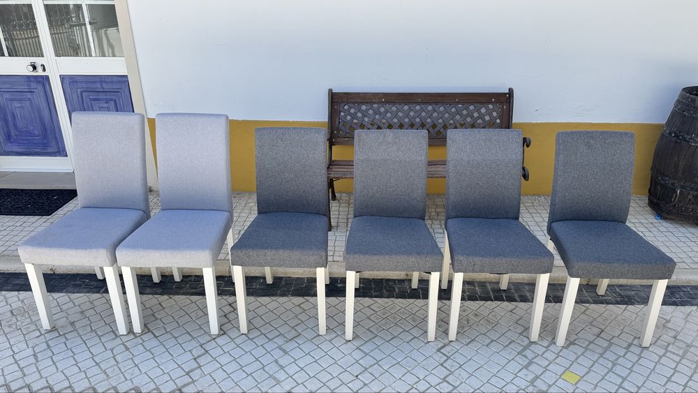 Cadeiras Cinza