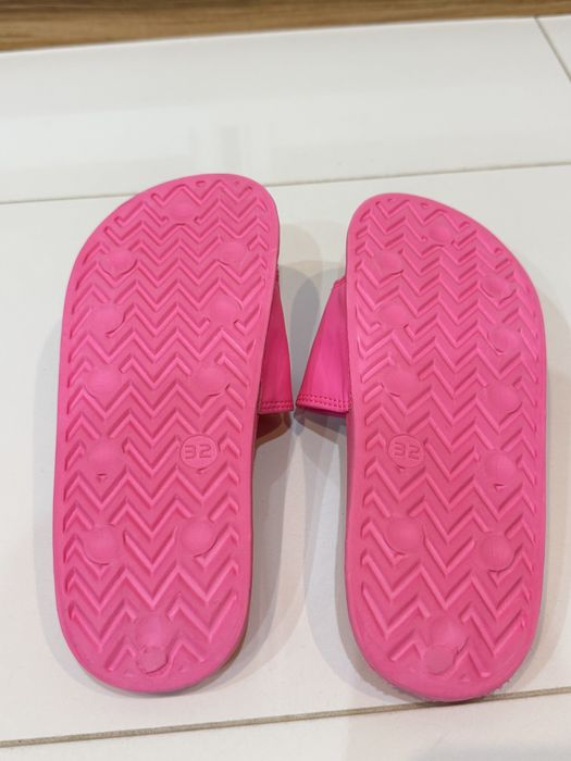 Klapki pianki 4F 32 na basen plażę