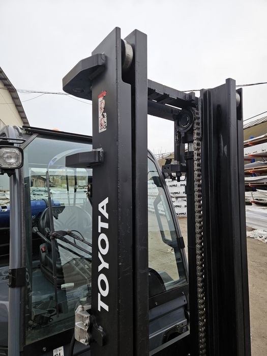 Навантажувач вилковий Toyota 4 тонни. Вилочный погрузчик Тойота 4 т
