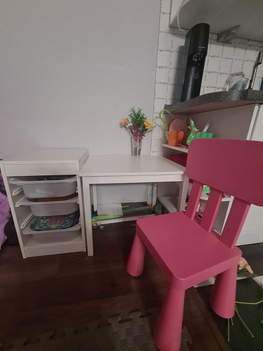 Ikea Regał trofast+ stolik dziecięcy  kritter +mammut krzesełko+