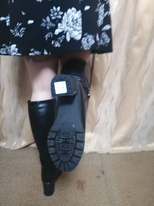 Зимние новые сапоги