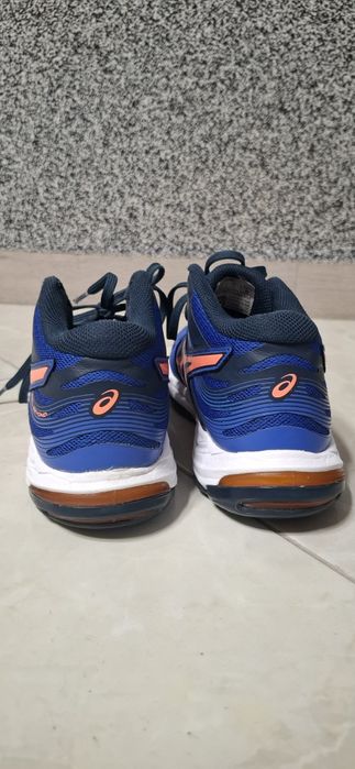 Волейбольні кросівки Asics