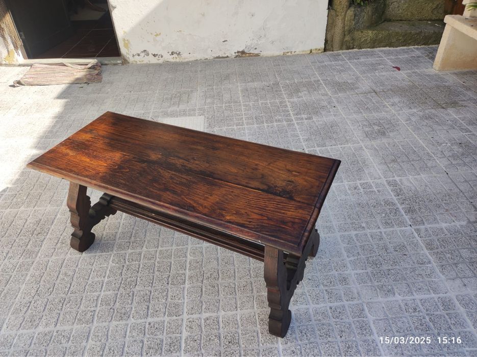 Mesa de Apoio de Interior