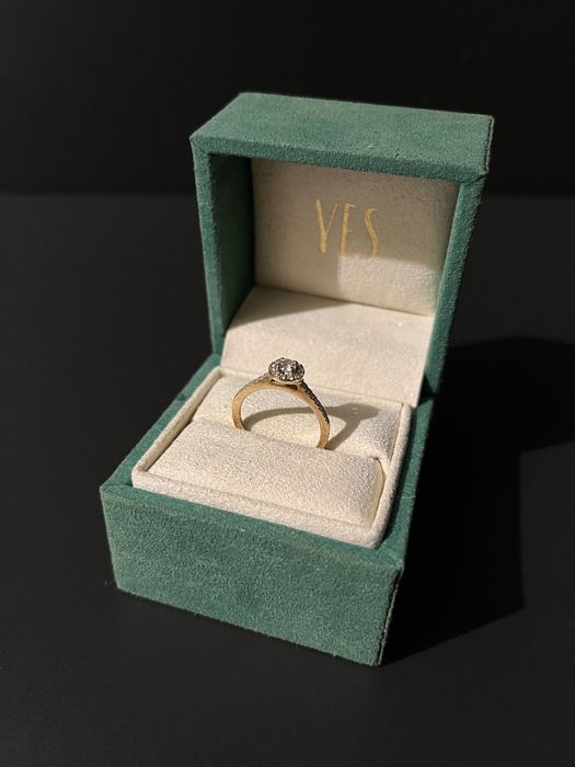 Pierścionek złoty z Diamentemi YES - 0,33 ct - Metropolitan