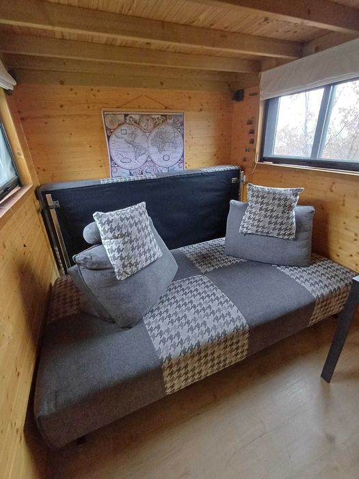 Sofa com almofadas de costa amovíveis