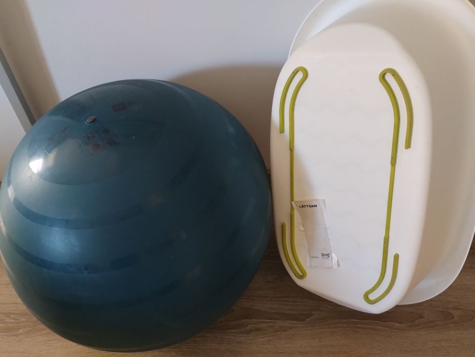 (PARA DOAÇÃO) Bola de ginástica e pilates e Banheira para bebê