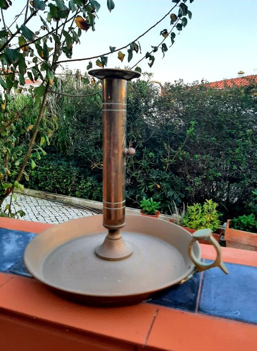 Castiçal Grande em latão maciço.