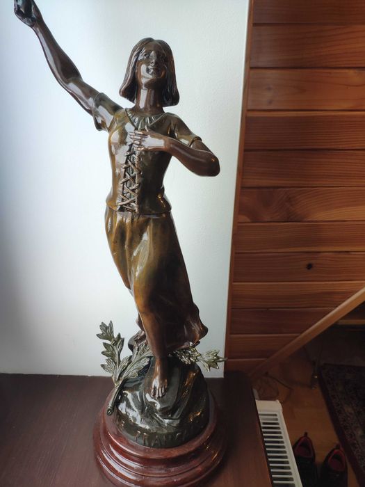 Figuralna sygnowana ogromna emaliowana lampa naftowa n7