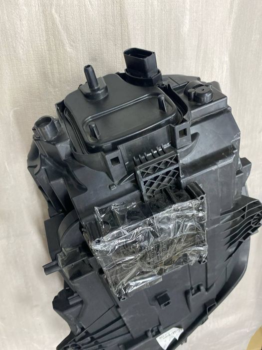 Porsche macan 95b рестайл фара права матрікс 94b941010ar