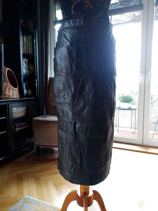 Spódnica midi, ołówkowa z naturalnej skóry, skórzana, z łatek S/36