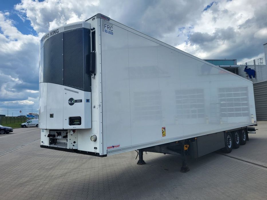 Schmitz Cargobull Nowy ThermoKing SLXi300; szyna STD; paleciara; uchwyty promowe  NOWY ThermoKing SLXi300 przb. 5 mth