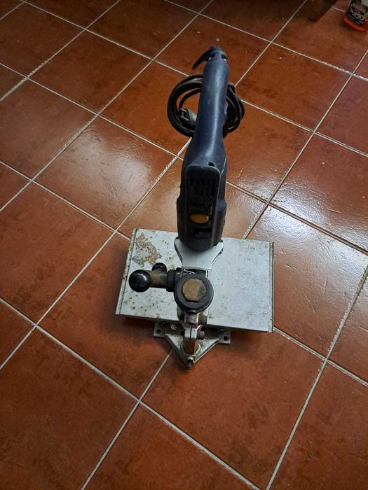 Berbequim bosch com coluna