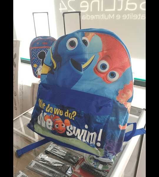 PROMO:Mochila Nemo e Dory "We Swim!" 40 cm NOVA