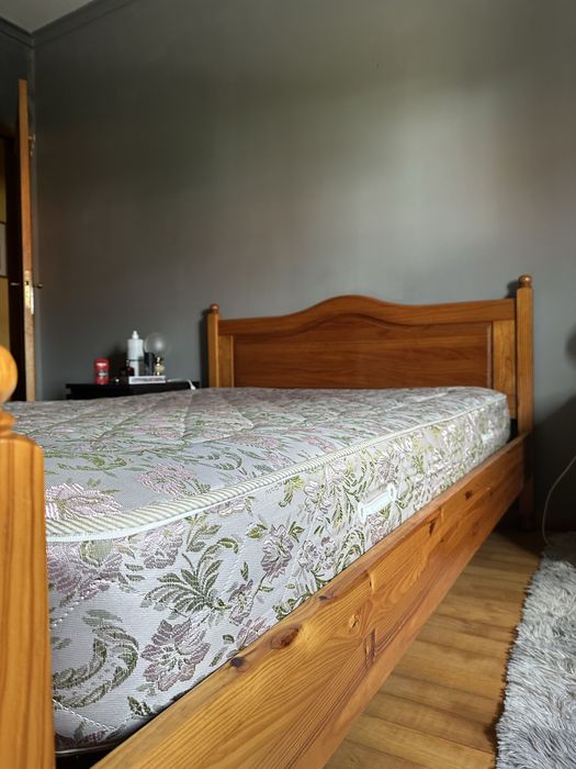 Cama 140x200 com estrado