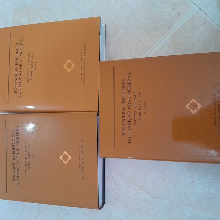 Romanceiro Português da Tradição Oral Moderna 
3 volumes