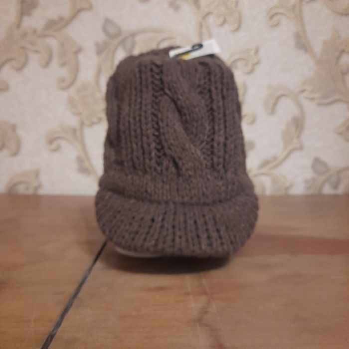 Кепка женская вязанная.