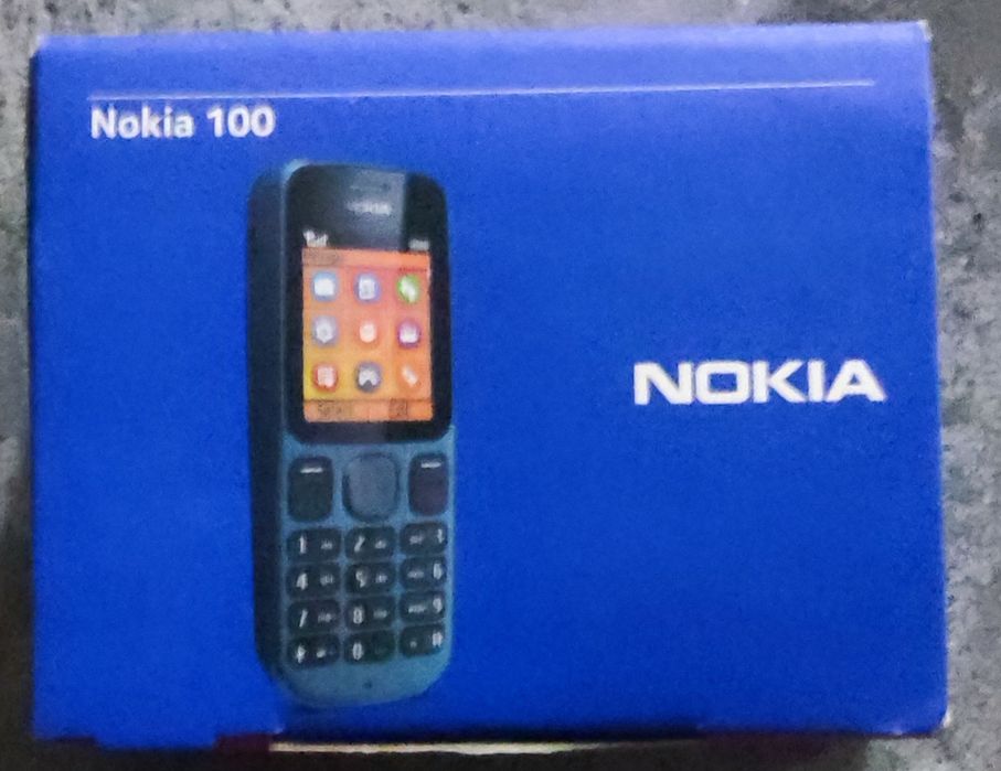 Nokia 100 em caixa