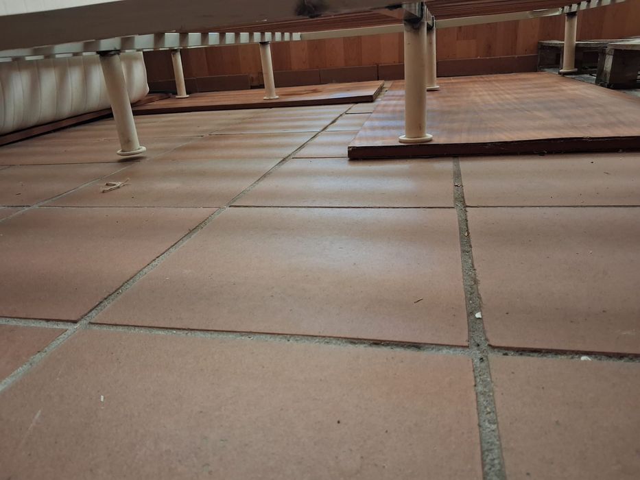 Cama de casal sem cabeceira