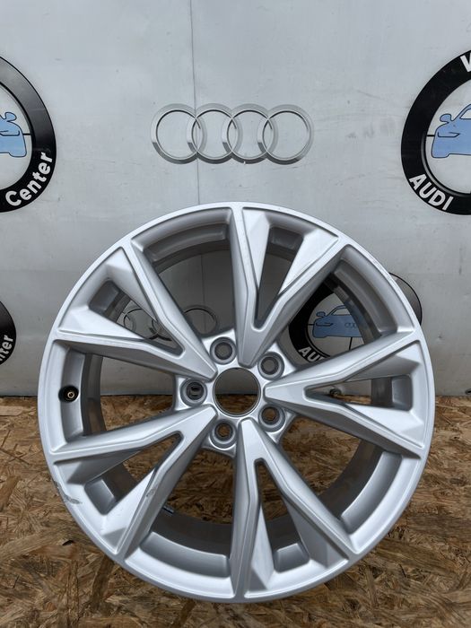 Колісний диск Audi Q3 83A R18 легкосплавний диск ауді q3 83a 83А601025К