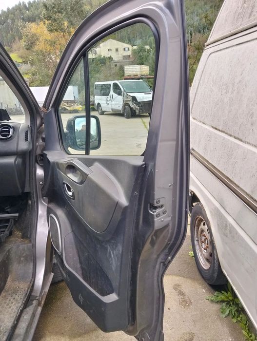 Porta frente direita Opel Vivaro ano 2020