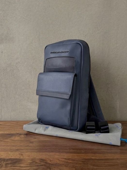 Сумка слінг Монорюкзак Piquadro Finn (S123) Blu CA5982S123