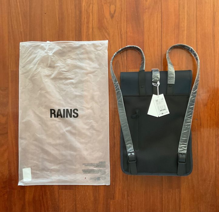 Mochila azul da Rains - NOVA