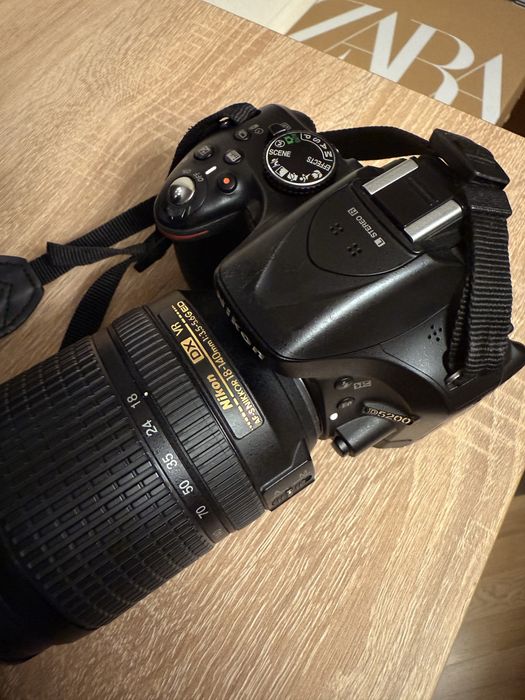 Продам Nikon D5200 kit 18-140