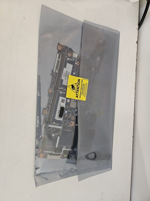Vendo mainboard p/ Elitebook 840 G3 PN:826806.601