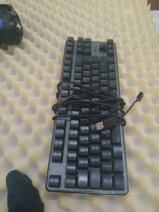 Fones,rato e teclado