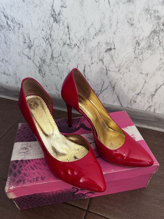 Туфлі червоні лодочки