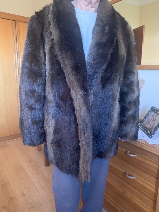 Casaco de pêlo sintético tam 46/48 castanho, made in Portugal NOVO