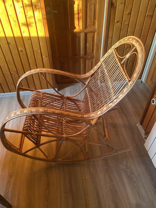 Krzesło bujane wiklynowe